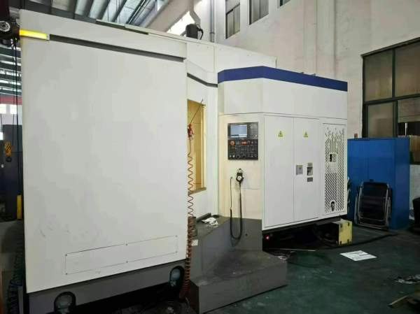 刚刚拿下基本全新安装少用沈阳HMC-80Q单台卧式加工中.