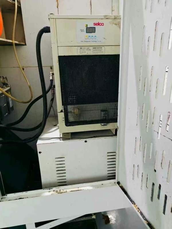 广东享誉855加工中心价格便宜只要几万块一台三菱M70系.