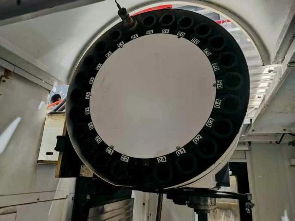 广东享誉855加工中心价格便宜只要几万块一台三菱M70系.