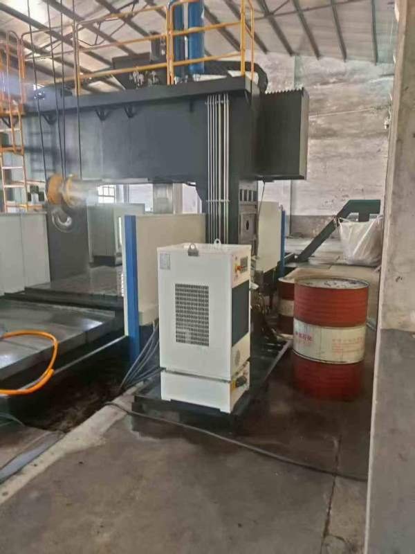 刚刚买下准新机国盛4028龙门加工中心工作台2米4米，门.