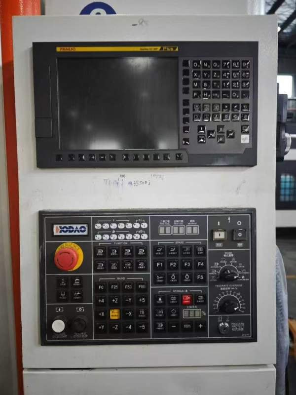 厚H道D-V8e，850工加中心，发那科MpFlus系统，三轴线.