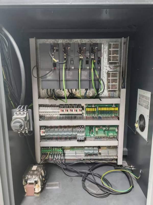 重庆买下品牌：威诺克龙门加工中心型号：VMC1520系统:.
