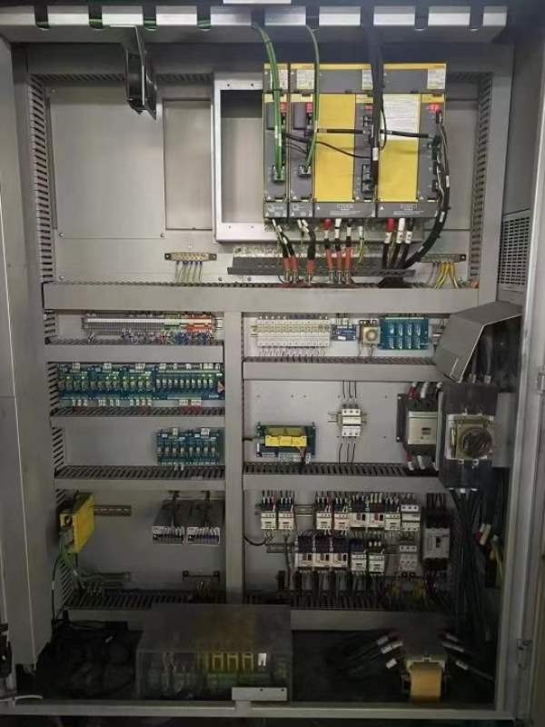 台湾威力3028龙门加工中心 带链条式刀库，可立卧双换.