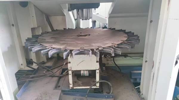 台湾匠泽H16龙门结构加工中心，原值二百六十多万一台.