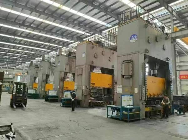 人在现场：闭式双点：800吨，630吨，400吨，全部批发.