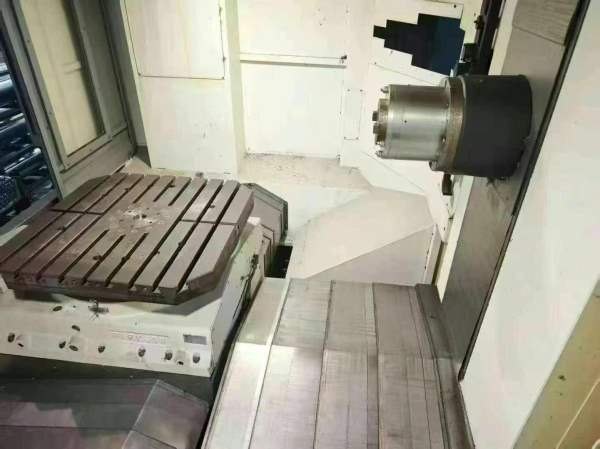 刚刚拿下基本全新安装少用沈阳HMC-80Q单台卧式加工中.