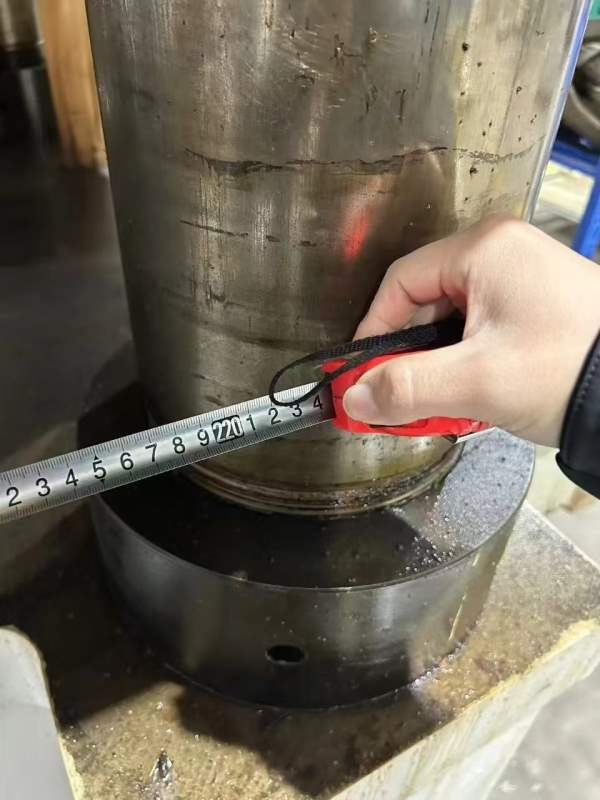 1200T压门板的液压机，有同行收吗？价钱便宜