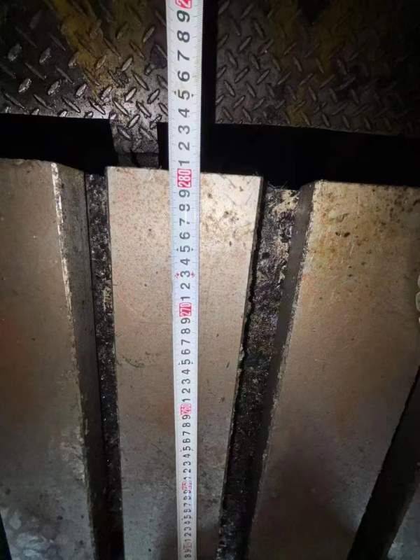 天锻2500吨框架液压机，台面2.8米3.5米，开口2.4米，.