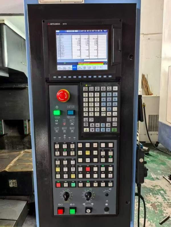 斗山560 三菱M70系统  三线轨  嘎嘎板正