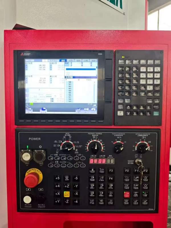 刚刚拿下一台少用台湾永鉅重型1270立加、三菱M80系统.