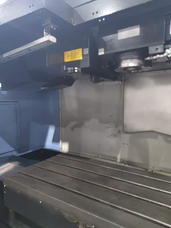韩国斗山DNM5705立式加工中心三轴线轨，BT40主轴转速8.
