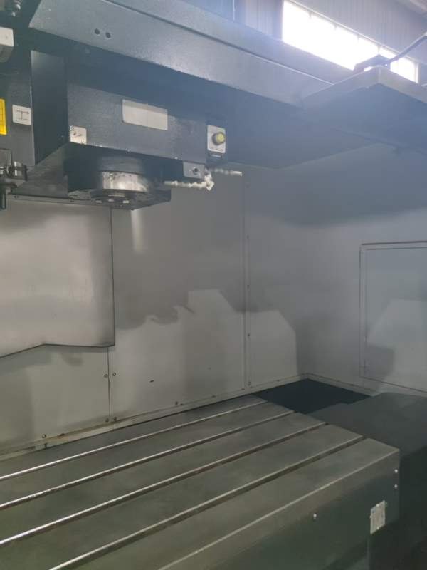 韩国斗山DNM5705立式加工中心三轴线轨，BT40主轴转速8.