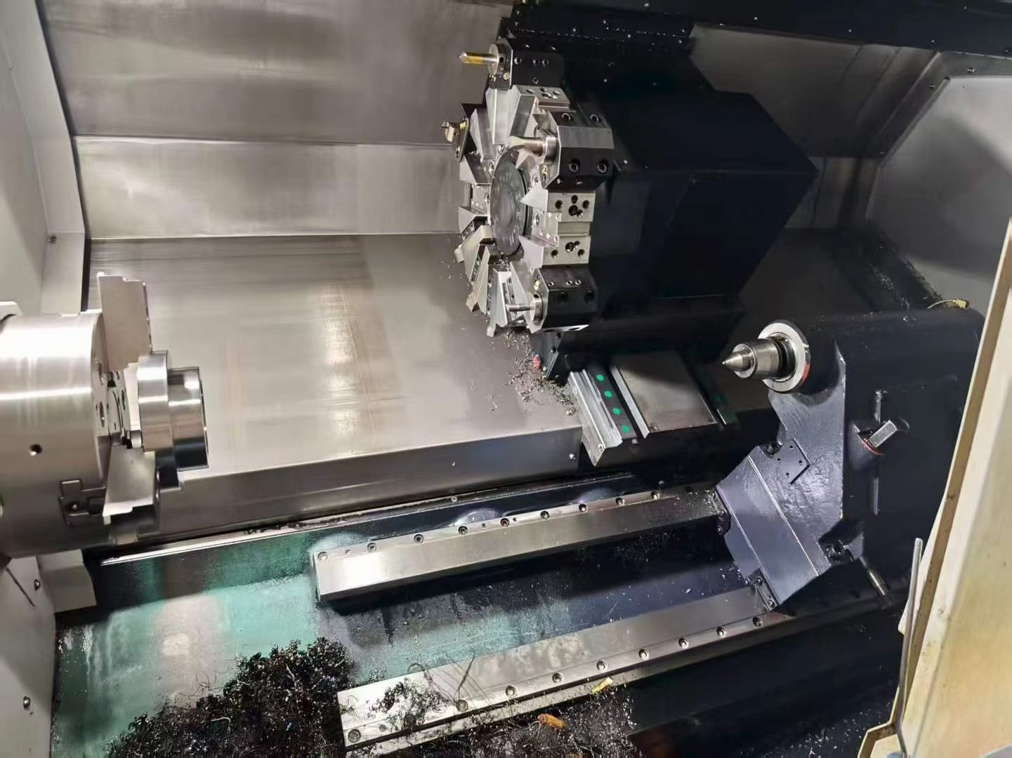 刚刚拿下一台9.9成新2025年斗山迪恩LYNX305数控车床、.