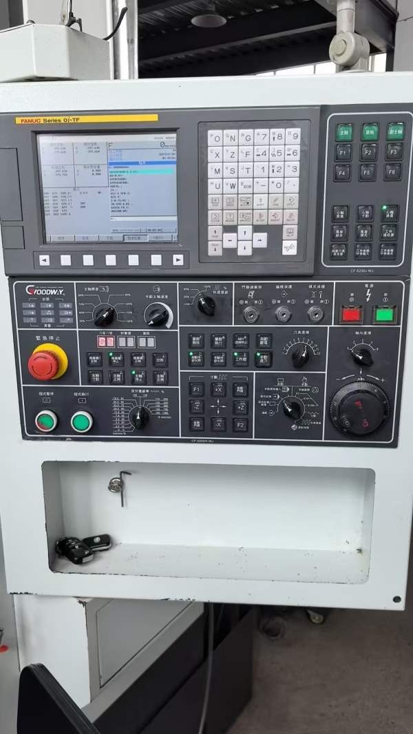 程泰GLS 2000Le数控车床系统:发那科Oi-TF8寸液压卡盘 .