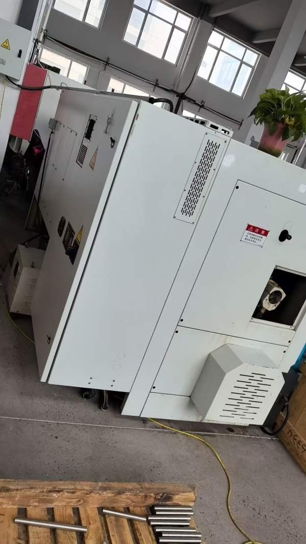 程泰GLS 2000Le数控车床系统:发那科Oi-TF8寸液压卡盘 .