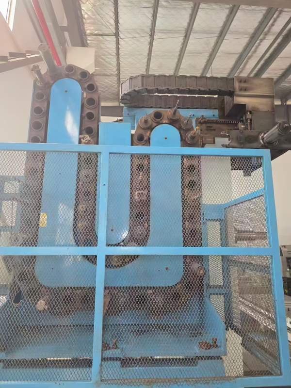 台湾远东数控镗铣床BMC-110R3，BT50主轴带齿轮箱，工.