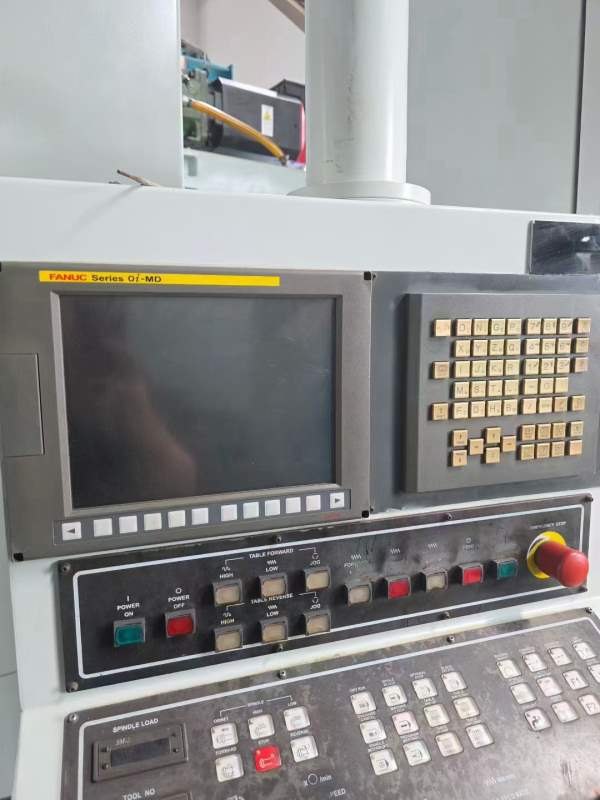 台湾远东数控镗铣床BMC-110R3，BT50主轴带齿轮箱，工.