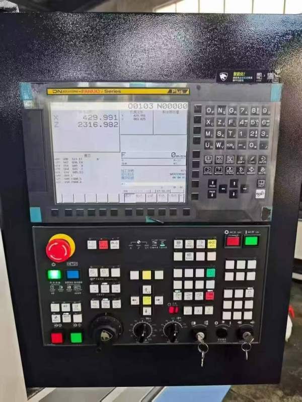 一台9.9成新2025年斗山迪恩LYNX305数控车床、发那科Pl.
