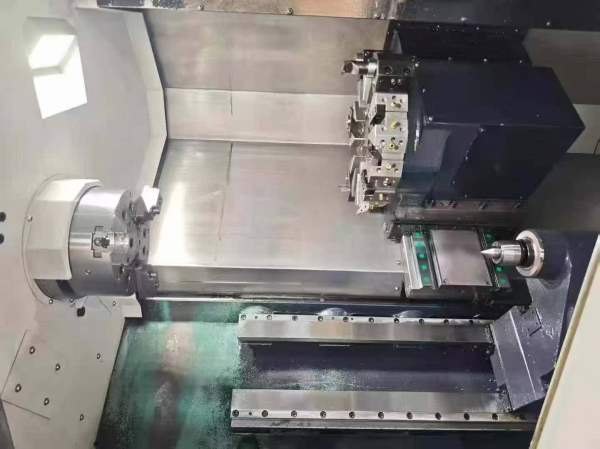 一台9.9成新2025年斗山迪恩LYNX305数控车床、发那科Pl.