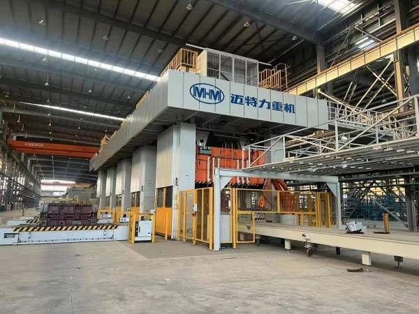 国内冲床品牌济南二机系列迈特力产：2400T-1200T-800T.