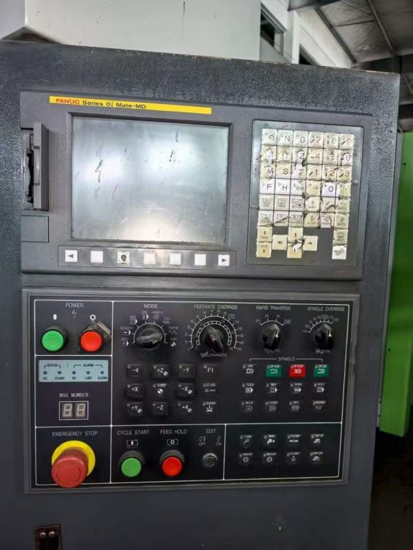 其锐达1580立式加工中心三轴硬轨.导轨雪亮发那科0I-MD.