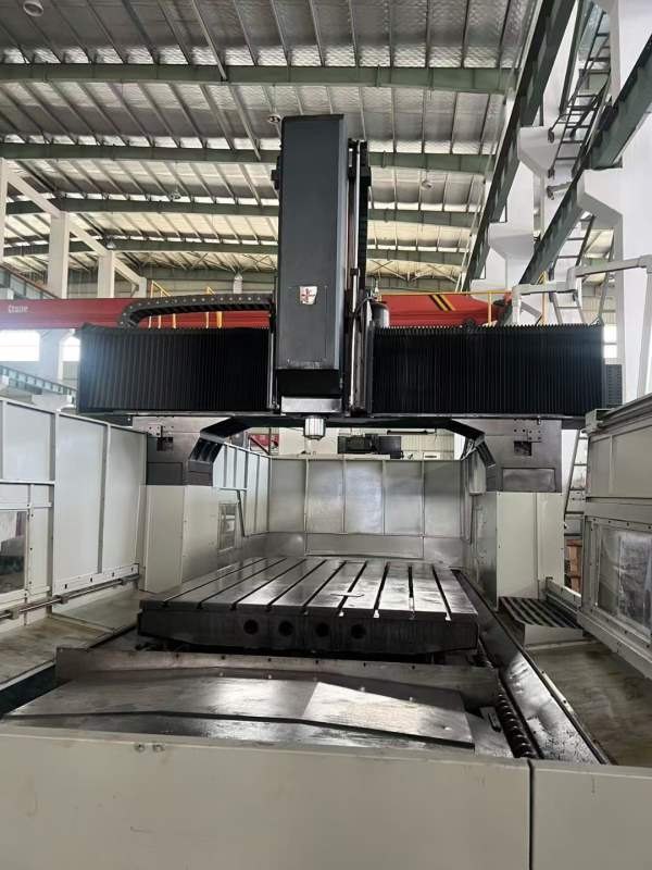 苏州正权3028数控龙门，工作台2100/3000，门宽2800mm.
