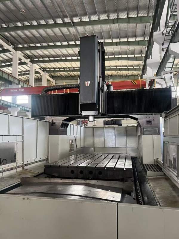 苏州正权3028数控龙门，工作台2100/3000，门宽2800mm.