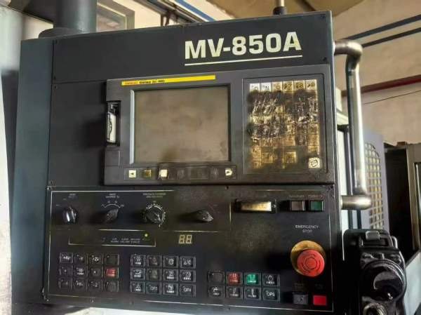 刚刚拿下一台台湾高峰850数控铣，三轴线轨，BT40主轴.