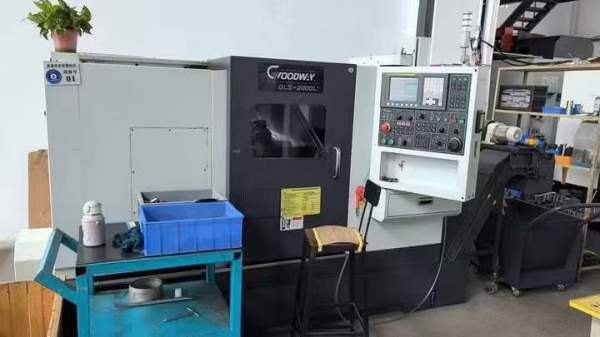 程泰GLS 2000Le数控车床系统:发那科Oi-TF8寸液压卡盘 .
