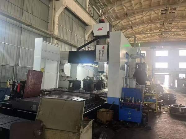 刚买一台25年纽威4033龙门加工中心 工作台2X4 门宽3.3.
