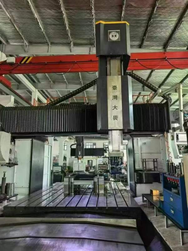 大畏4032龙门加工中心行程4255-3200-1200工作台4200-2.