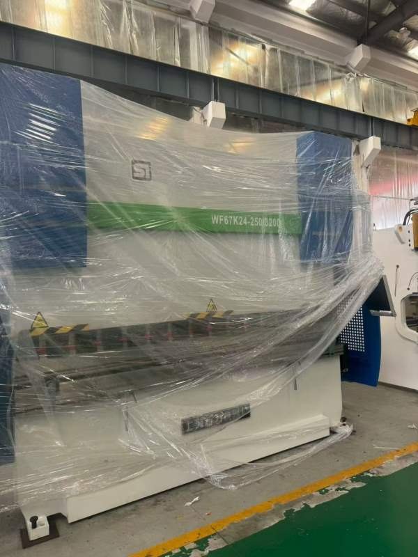 厂家促销:全新上海新力250T3.2米数控折弯机，迪莱姆53.