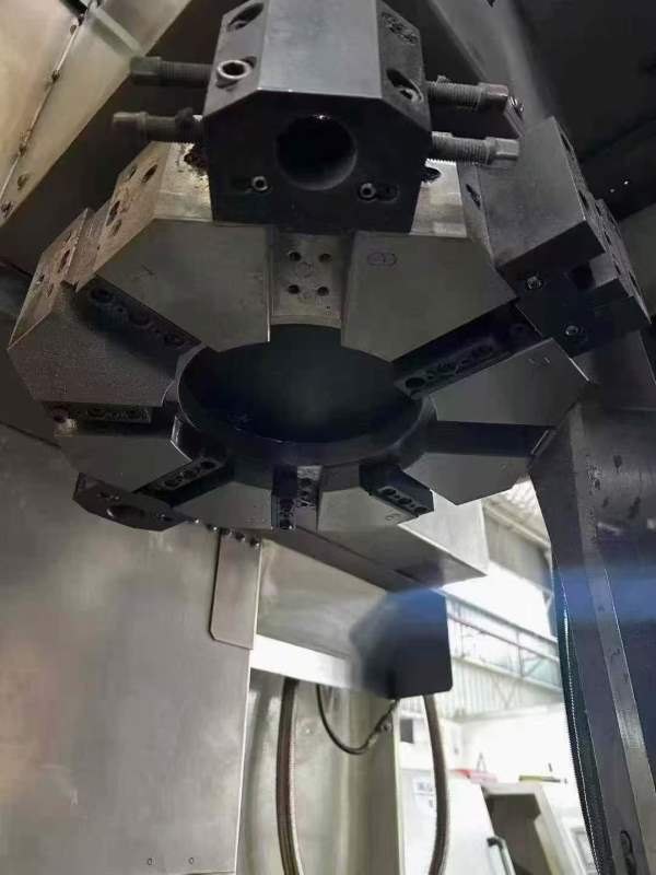 沈阳i5T6.4高速数立控车：21寸液压卡盘，8工伺位服刀.