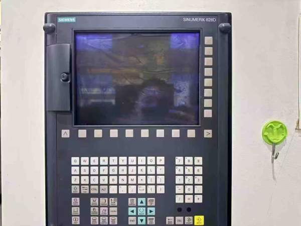 买下一批乔锋580U刀塔机西门子828D系统 A2-6主轴 8寸.