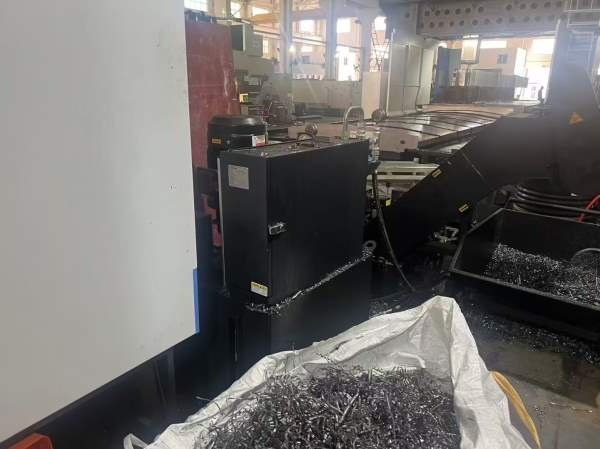 新定纽威4033龙门加工中心一台，方滑枕工作台2米4米，.