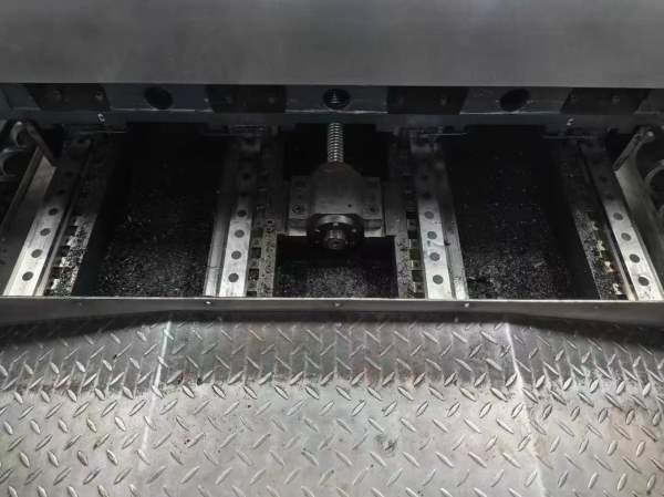 重型雅力士VL1580控数铣床两一线硬轨导，Y四轴条线轨B.
