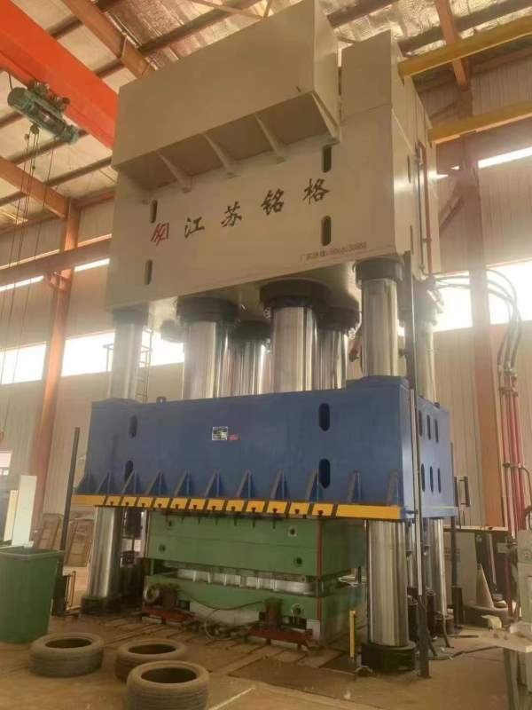 铭格4000吨液压机，台面3000年准新机_仓库提货了