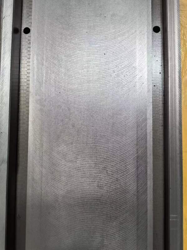 北京机床厂:2025x80重型龙门铣，工作台2.5米x8米，带.