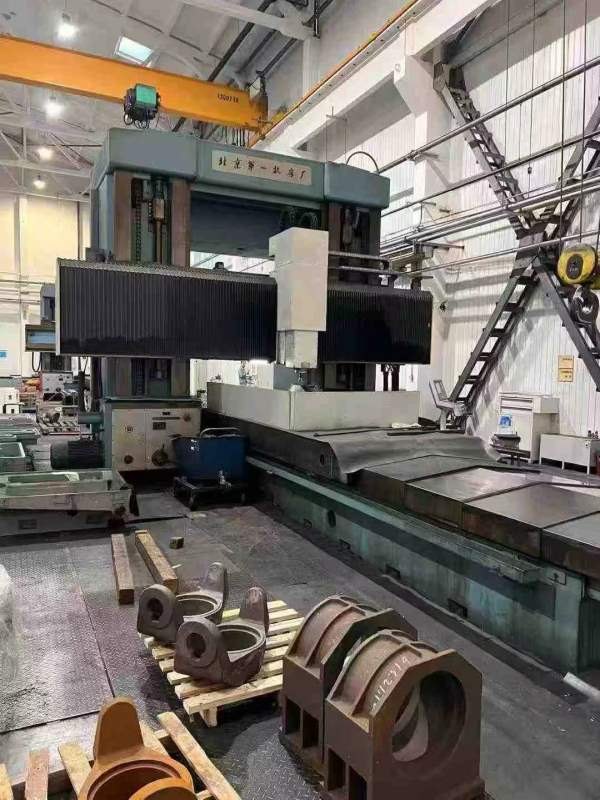 刚买北京一机数控龙门铣床工作台1.6x5米，门宽2米，门.