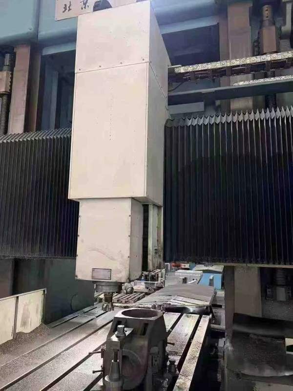 刚买北京一机数控龙门铣床工作台1.6x5米，门宽2米，门.