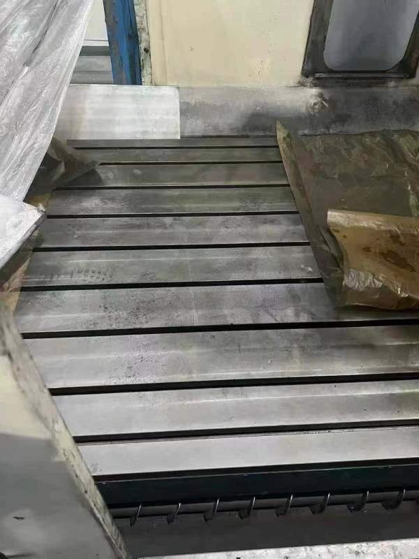 上市公司刚买一台北京一机产3米龙门加工中心。工作台1.