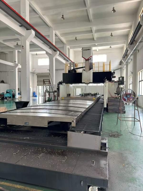 准新海天8033数控龙门，高配，9成新工作台82.5米，门.