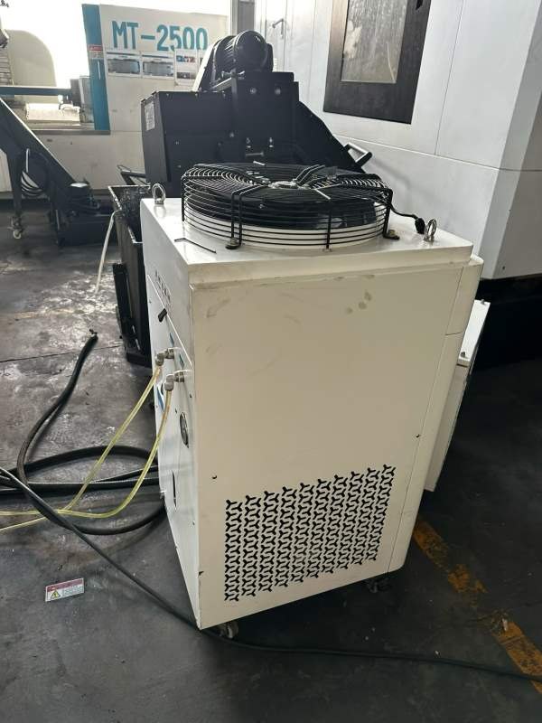 斌胜1313小龙门bt40电主轴15000转。开机200小时