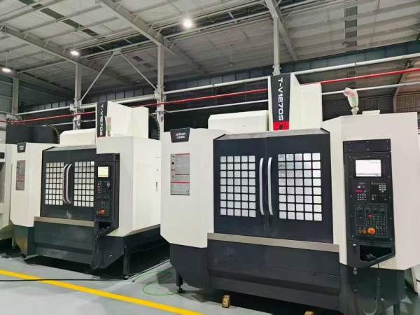 到货三台2023年11月台群T-V1270S加工中心，三菱M80系.