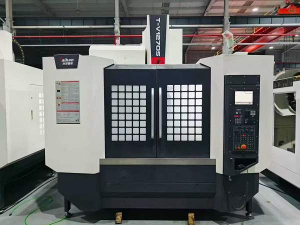 到货三台2023年11月台群T-V1270S加工中心，三菱M80系.