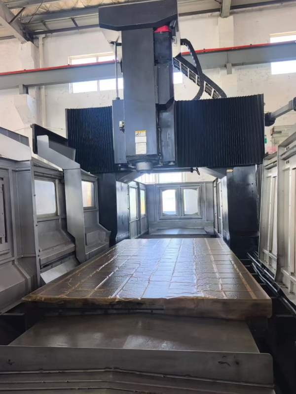 仓库到货靓机一台台湾威立SB-316龙门加工中心工作台15.