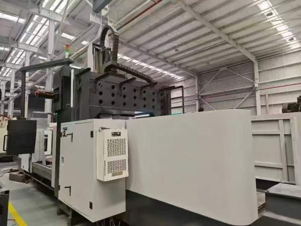 台泽3018数控龙门，法兰克1包工作台31.6米，门宽1.8米