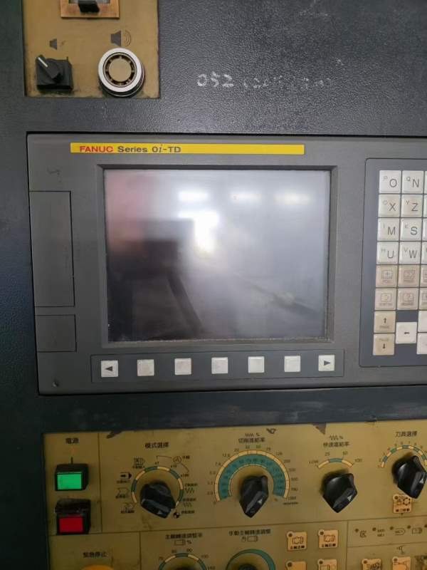 台湾加育JG-300重型数控车床，泷泽110同款机型，硬轨.