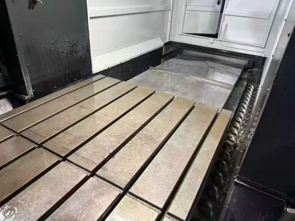 台湾高明龙门机型：KCM-2000SV-P三硬轨法兰克0i-MF系.