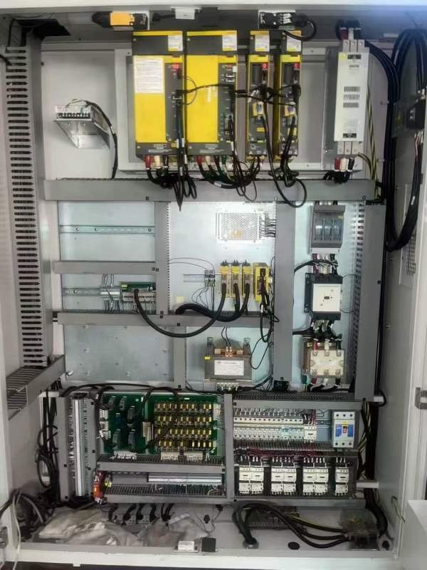 台湾高明龙门机型：KCM-2000SV-P三硬轨法兰克0i-MF系.